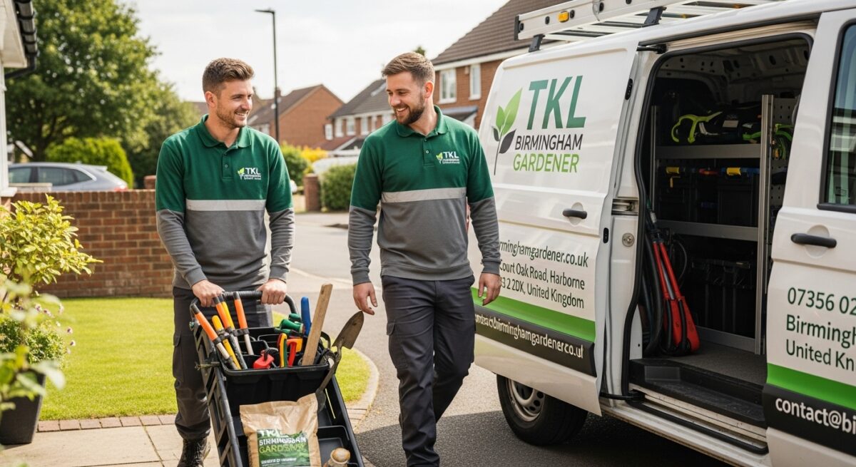 Grass Cutting & Lawn Care Service | TKL Birmingham Gardener 3 Grass Cutting & Lawn Care Service | TKL Birmingham Gardener